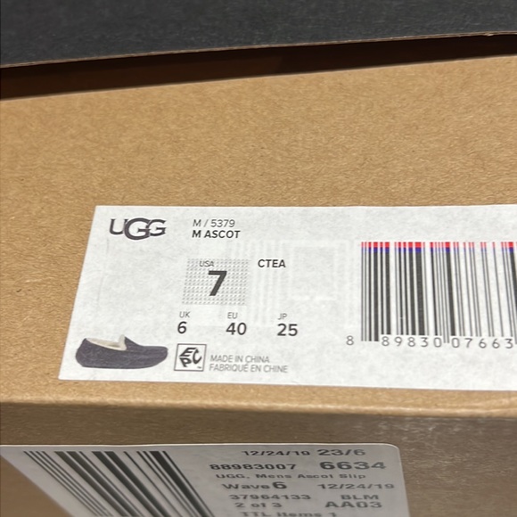 UGG MENs ASCOT CTEA LEATHER SLIPPER 7 M - Brand New - Picture 8 of 8